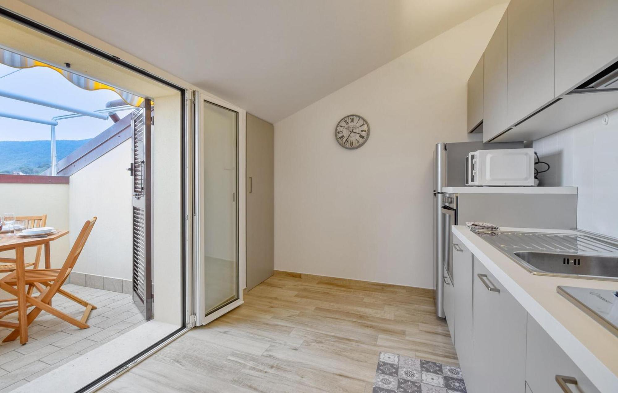 Beautiful Apartment In Moneglia With Kitchen Kültér fotó